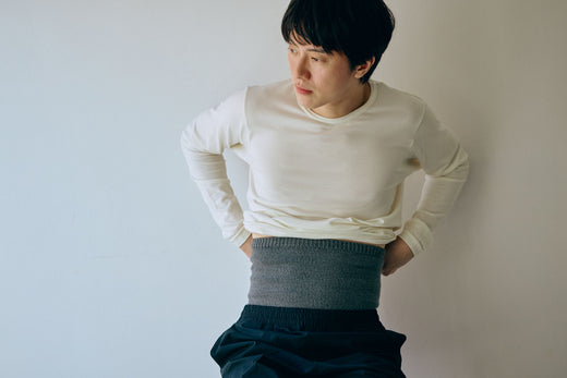 とにかく、しっかりあたたかい。　 みっちり編みの生地で、底冷えする日や、冬のアウトドア時の「相棒」に。